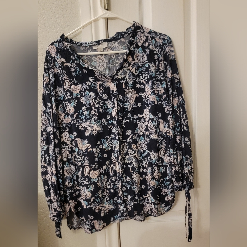 LOFT Dark Blue and Light Patterned Blouse